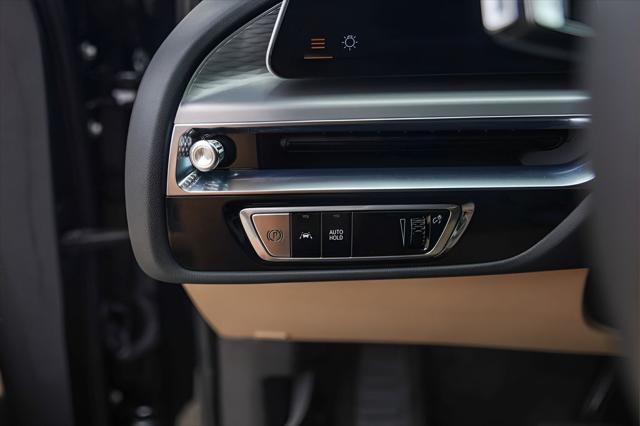 2024 Cadillac iQ Luxury w/1SE