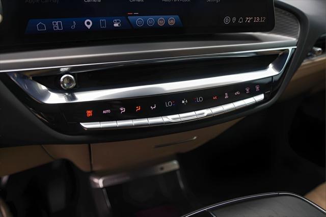 2024 Cadillac iQ Luxury w/1SE