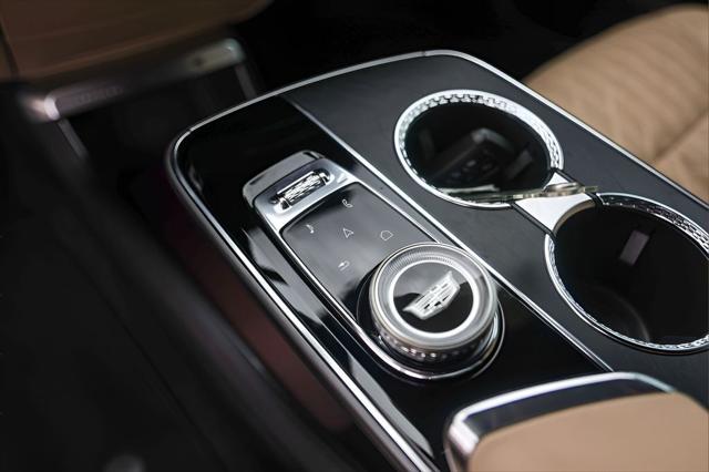 2024 Cadillac iQ Luxury w/1SE