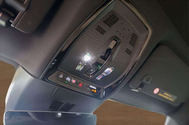 2024 Cadillac iQ Luxury w/1SE