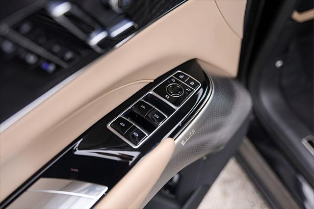2024 Cadillac iQ Luxury w/1SE