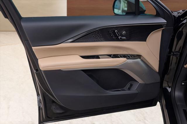 2024 Cadillac iQ Luxury w/1SE
