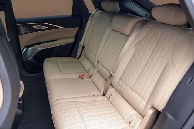 2024 Cadillac iQ Luxury w/1SE