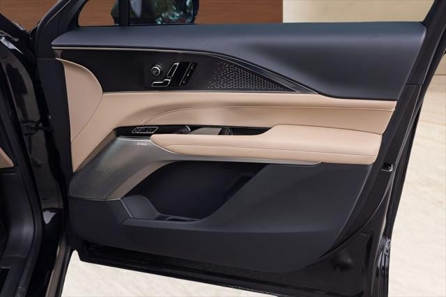 2024 Cadillac iQ Luxury w/1SE