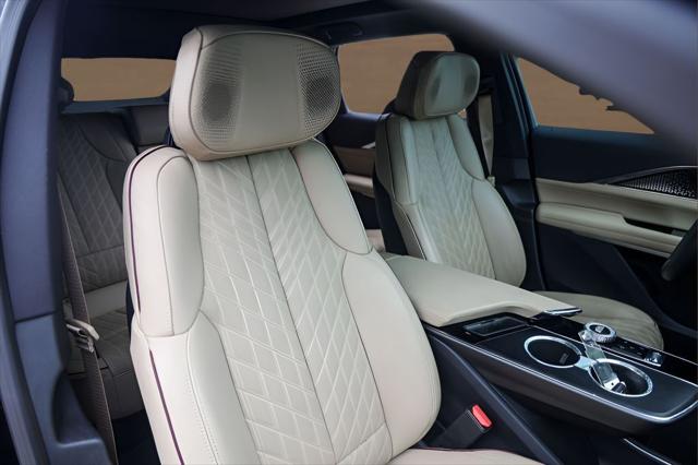 2024 Cadillac iQ Luxury w/1SE