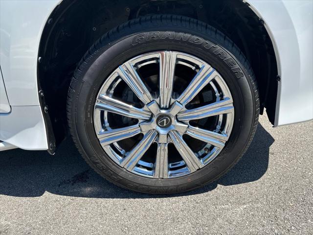 2020 Lexus LX 570 Three-Row