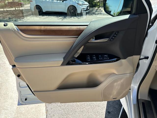 2020 Lexus LX 570 Three-Row