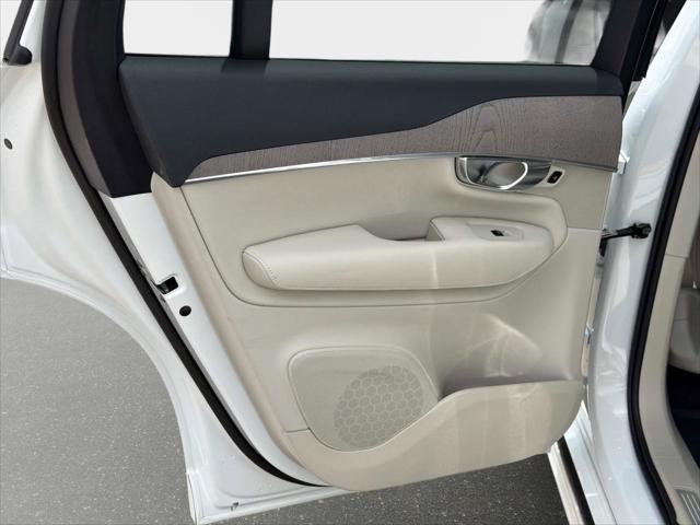 2025 Volvo XC90 B6 Core