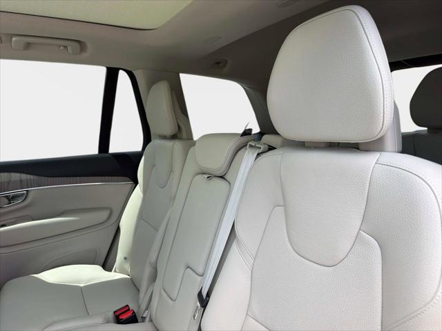 2025 Volvo XC90 B6 Core