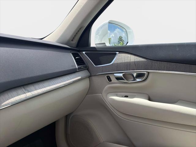 2025 Volvo XC90 B6 Core