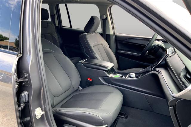 2024 Jeep Grand Cherokee Laredo X 4x4