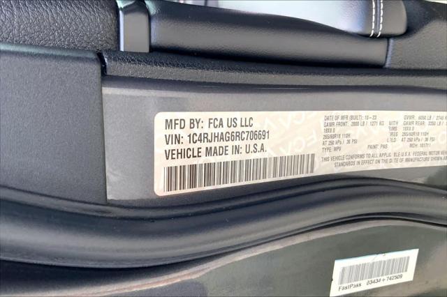 2024 Jeep Grand Cherokee Laredo X 4x4
