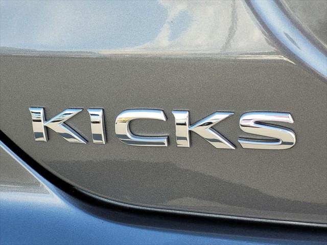 2022 Nissan Kicks S Xtronic CVT