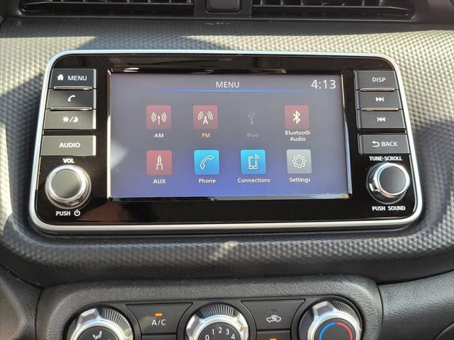 2022 Nissan Kicks S Xtronic CVT