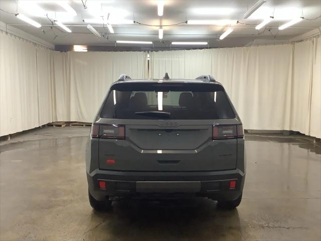 2026 Jeep Cherokee Laredo 4x4