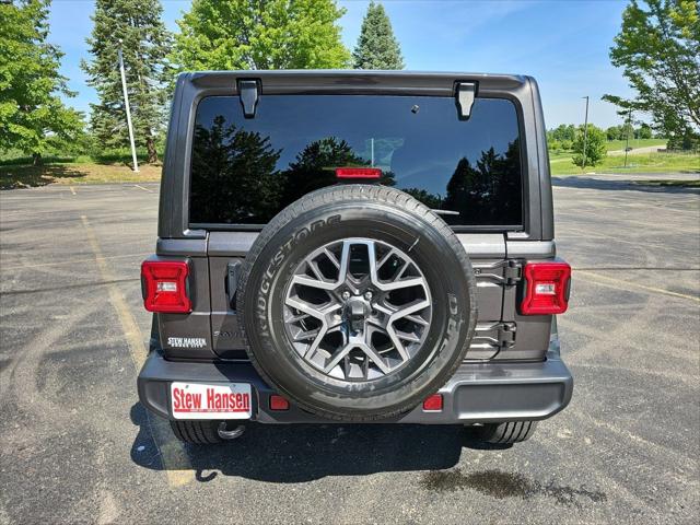 2025 Jeep Wrangler 4-Door Sahara 4x4
