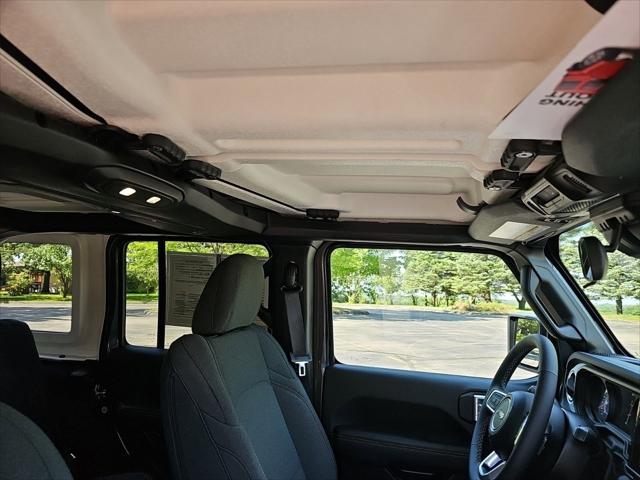 2025 Jeep Wrangler 4-Door Sahara 4x4