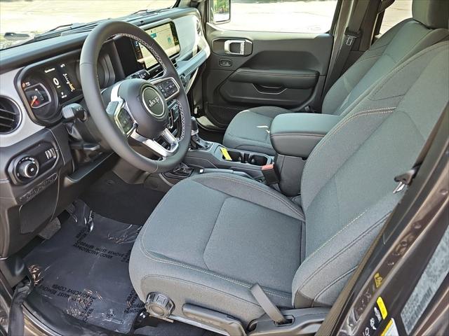2025 Jeep Wrangler 4-Door Sahara 4x4