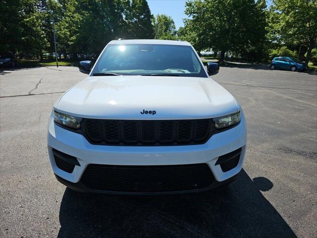 2025 Jeep Grand Cherokee Altitude 4x4