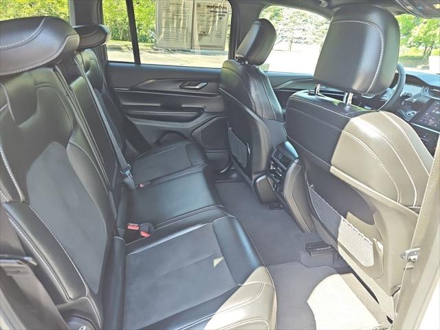 2025 Jeep Grand Cherokee Altitude 4x4