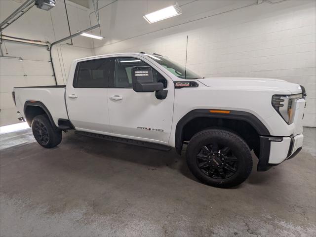 2025 GMC Sierra 3500HD 4WD Crew Cab Standard Bed AT4