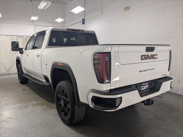 2025 GMC Sierra 3500HD 4WD Crew Cab Standard Bed AT4
