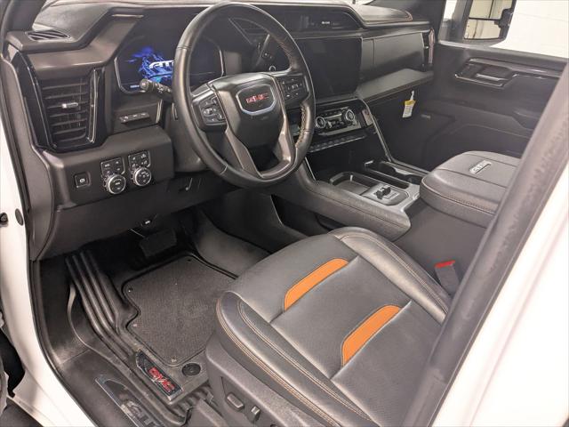 2025 GMC Sierra 3500HD 4WD Crew Cab Standard Bed AT4