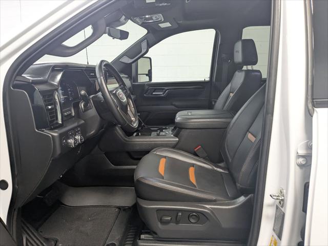 2025 GMC Sierra 3500HD 4WD Crew Cab Standard Bed AT4