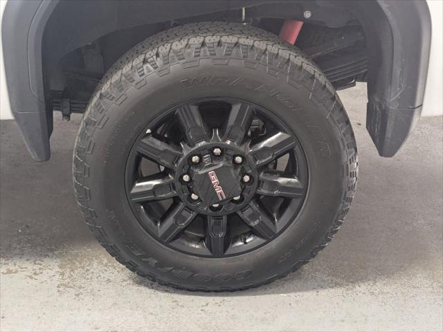 2025 GMC Sierra 3500HD 4WD Crew Cab Standard Bed AT4
