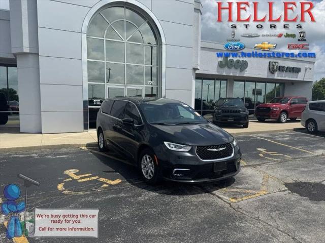 2025 Chrysler Pacifica Select for sale in Pontiac, IL