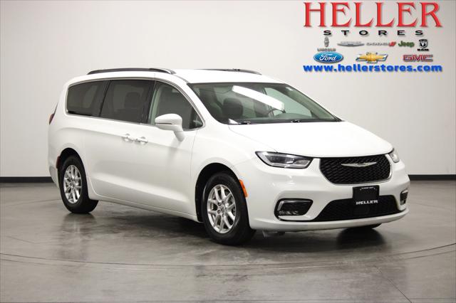 2022 Chrysler Pacifica Touring L for sale in Pontiac, IL