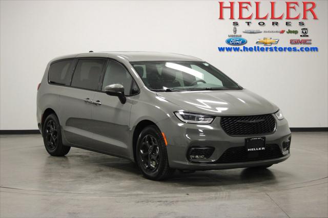 2023 Chrysler Pacifica Hybrid Touring L for sale in Pontiac, IL