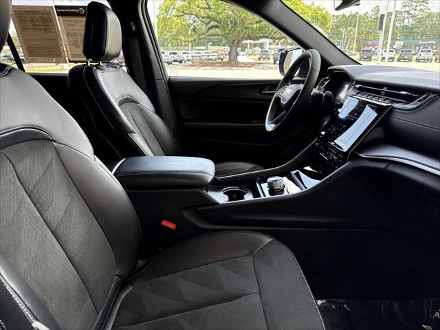 2025 Jeep Grand Cherokee Altitude X 4x2