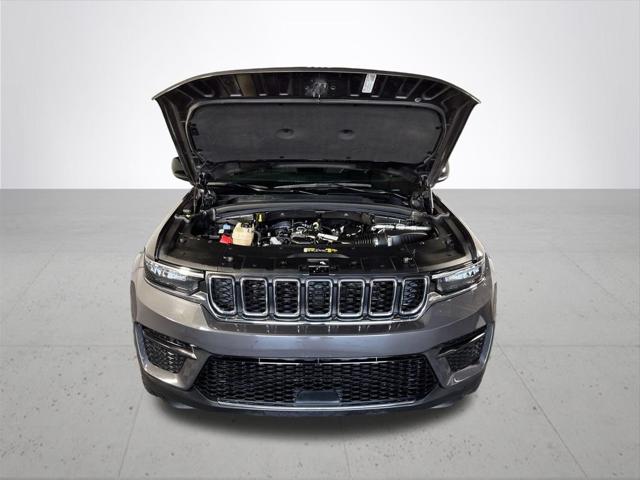 2023 Jeep Grand Cherokee Laredo 4x4