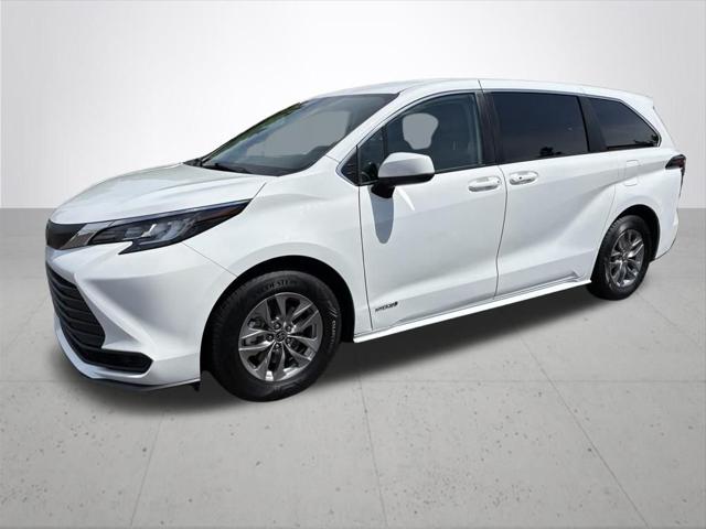 2021 Toyota Sienna LE