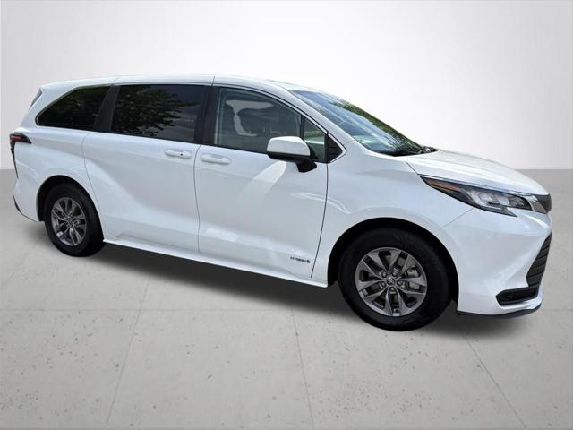 2021 Toyota Sienna LE