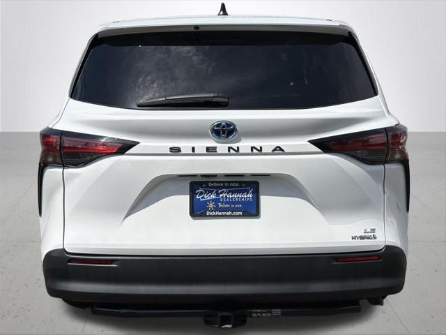 2021 Toyota Sienna LE