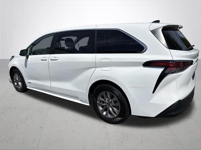 2021 Toyota Sienna LE