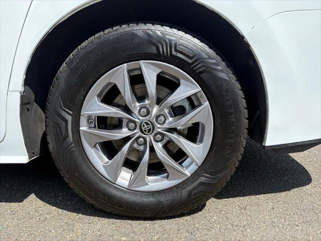 2021 Toyota Sienna LE