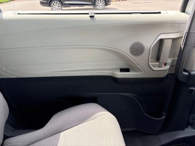 2021 Toyota Sienna LE