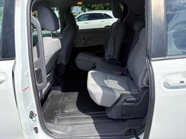 2021 Toyota Sienna LE