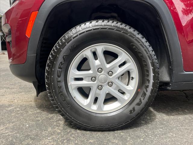 2023 Jeep Grand Cherokee Laredo 4x4