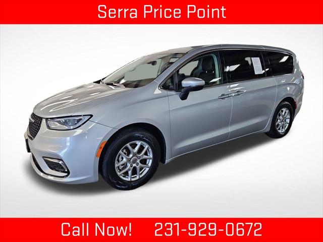 2023 Chrysler Pacifica Touring L for sale in TRAVERSE CITY, MI