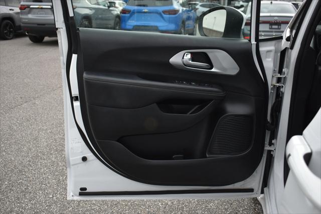 2023 Chrysler Pacifica Touring