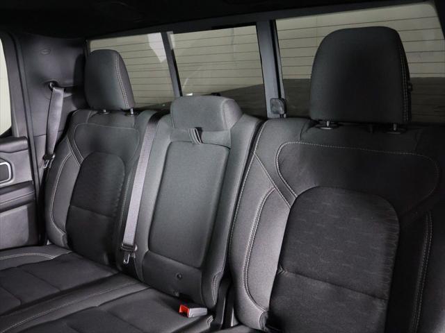 2025 Ram 1500 Big Horn Crew Cab 4x4 5'7" Box