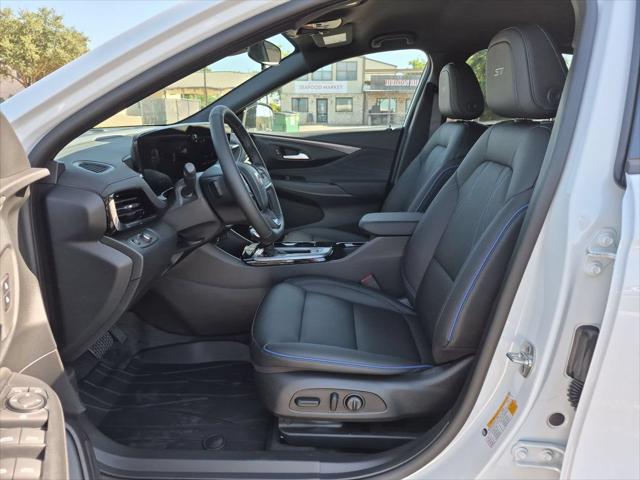 2026 Buick NV Sport Touring FWD