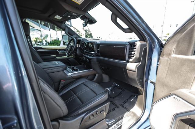 2024 Chevrolet Silverado 3500HD 4WD Crew Cab Standard Bed High Country