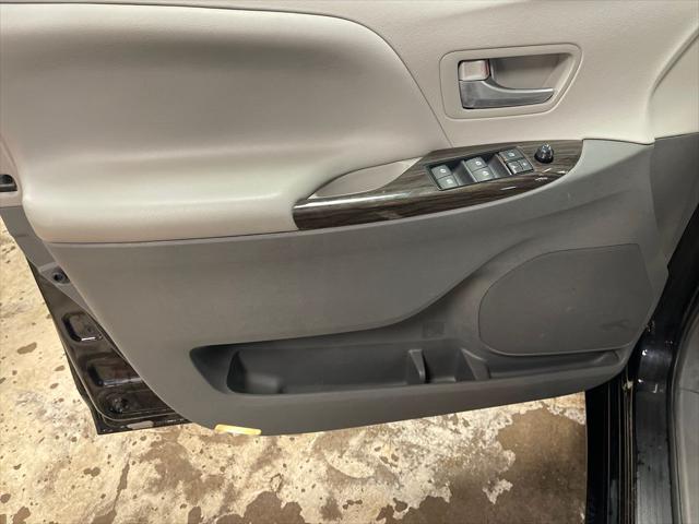 2017 Toyota Sienna XLE Premium 7 Passenger