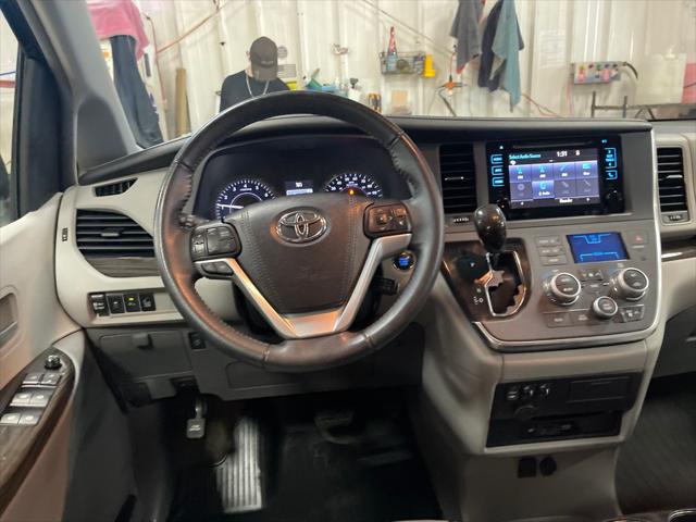 2017 Toyota Sienna XLE Premium 7 Passenger