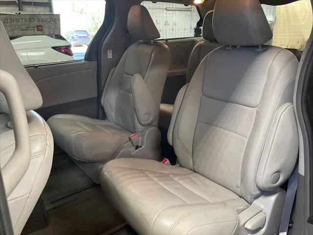 2017 Toyota Sienna XLE Premium 7 Passenger